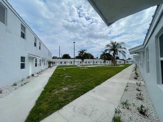 4393 Windsor Avenue 4, West Palm Beach, FL 33407