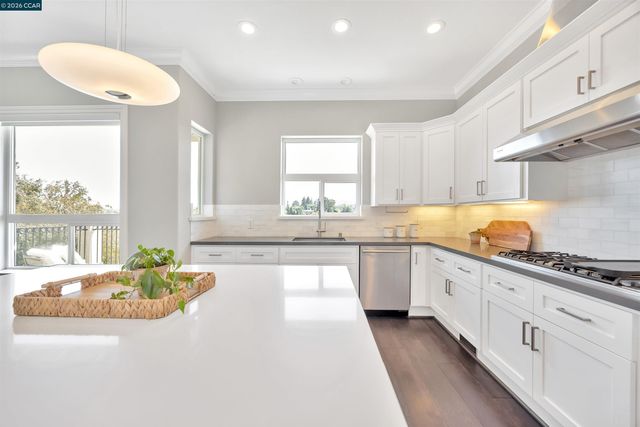 1100 Dunsyre Dr, Lafayette, CA 94549