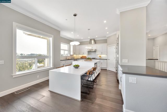 1100 Dunsyre Dr, Lafayette, CA 94549