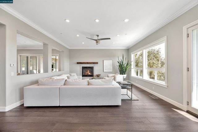 1100 Dunsyre Dr, Lafayette, CA 94549