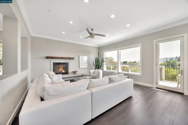 1100 Dunsyre Dr, Lafayette, CA 94549