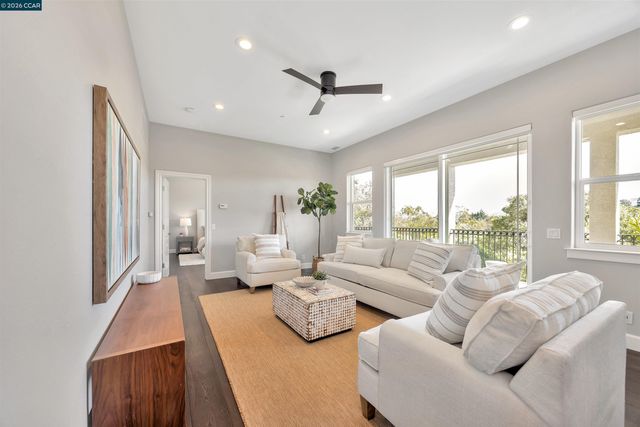 1100 Dunsyre Dr, Lafayette, CA 94549