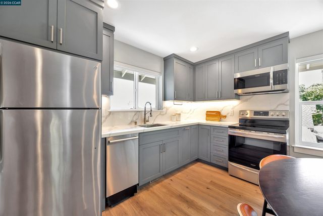 1100 Dunsyre Dr, Lafayette, CA 94549