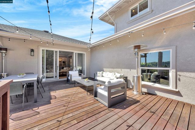 1100 Dunsyre Dr, Lafayette, CA 94549