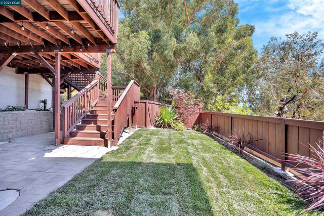 1100 Dunsyre Dr, Lafayette, CA 94549