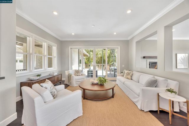 1100 Dunsyre Dr, Lafayette, CA 94549