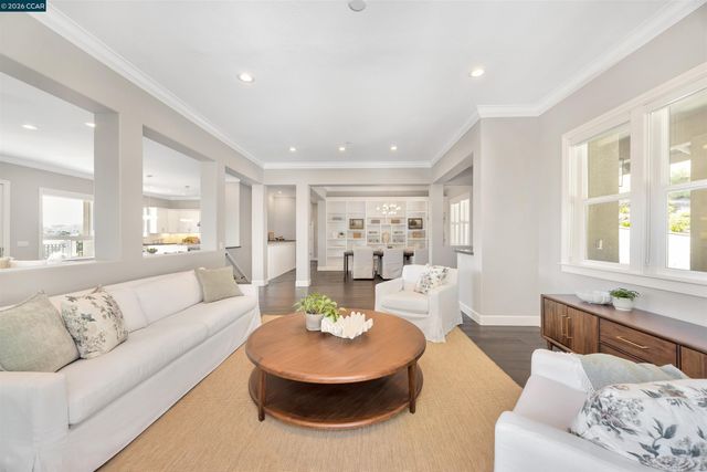 1100 Dunsyre Dr, Lafayette, CA 94549