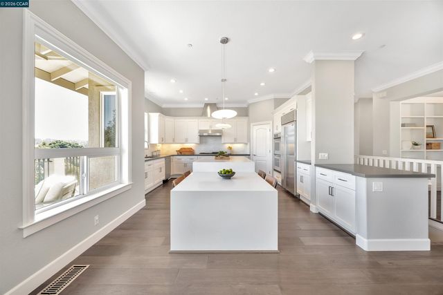 1100 Dunsyre Dr, Lafayette, CA 94549