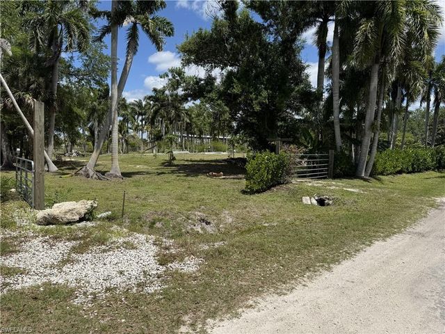 13641 Ficus Tree LN, Bokeelia, FL 33922