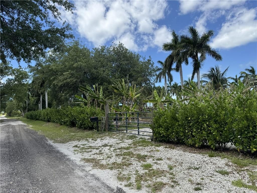 13641 Ficus Tree LN, Bokeelia, FL 33922