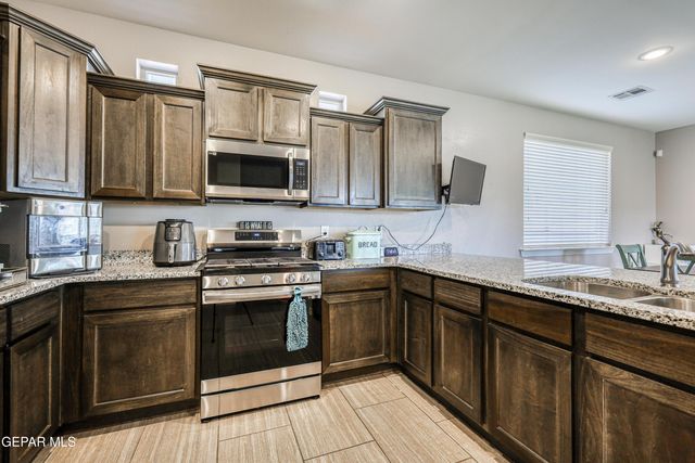 4833 MARK AVIZO Street, El Paso, TX 79938