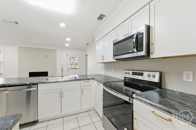 6 Whittington Court, Savannah, GA 31419