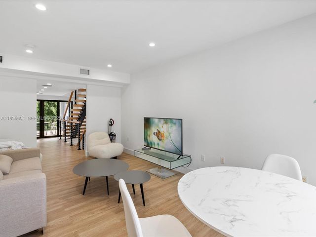 1134 71st St 3, Miami Beach, FL 33141