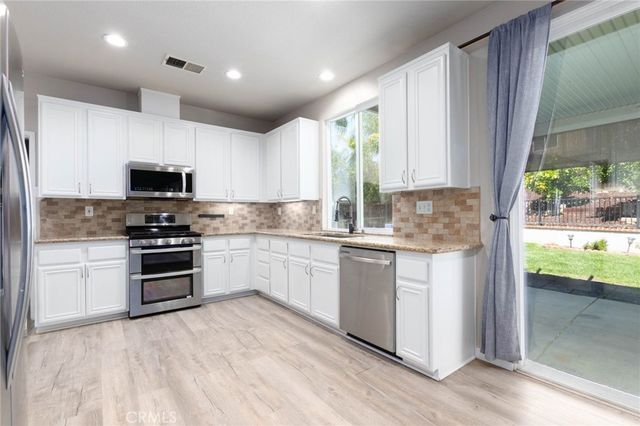 31826 Cypress View Court, Menifee, CA 92584