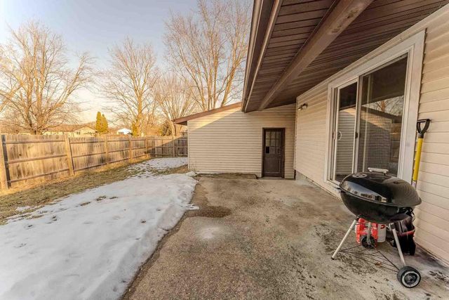 1615 Lakeview Drive, Tomah, WI 54660