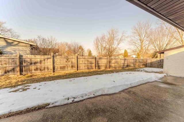 1615 Lakeview Drive, Tomah, WI 54660