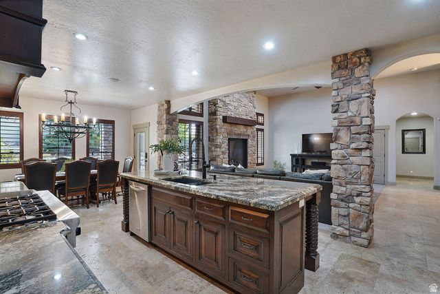 858 E 600 S, Santaquin, UT 84655