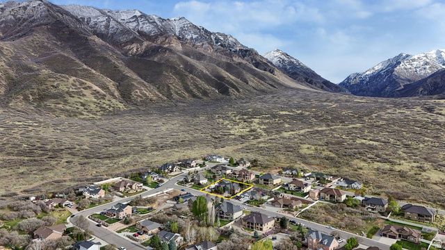 858 E 600 S, Santaquin, UT 84655