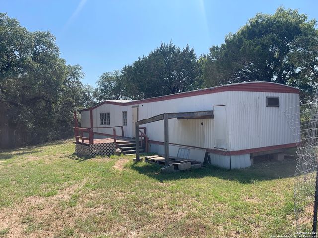 792 ALAMO BEACH RD, Pipe Creek, TX 78063