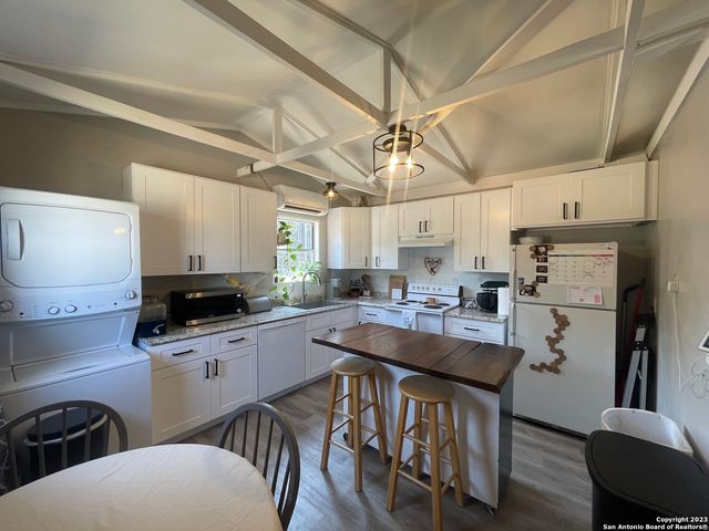 792 ALAMO BEACH RD, Pipe Creek, TX 78063