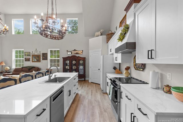 792 ALAMO BEACH RD, Pipe Creek, TX 78063