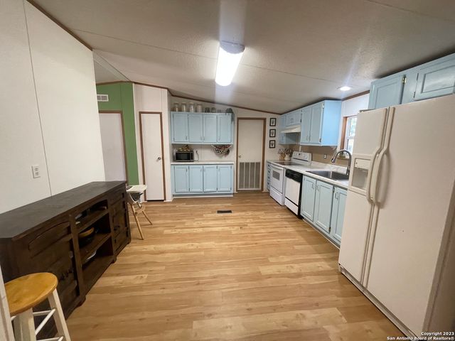 792 ALAMO BEACH RD, Pipe Creek, TX 78063