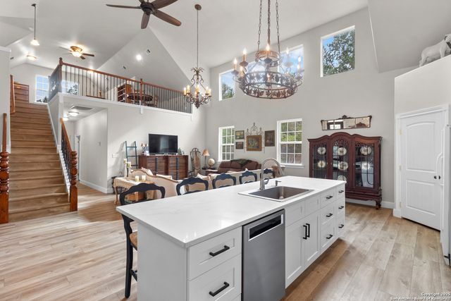 792 ALAMO BEACH RD, Pipe Creek, TX 78063