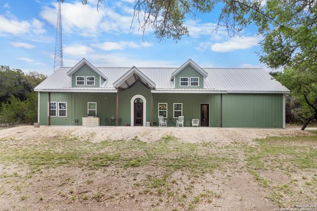 792 ALAMO BEACH RD, Pipe Creek, TX 78063