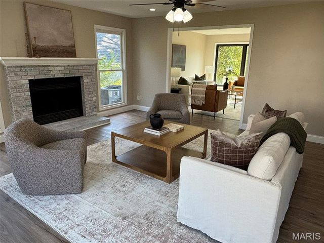 3932 Secretariat Drive, Florissant, MO 63034