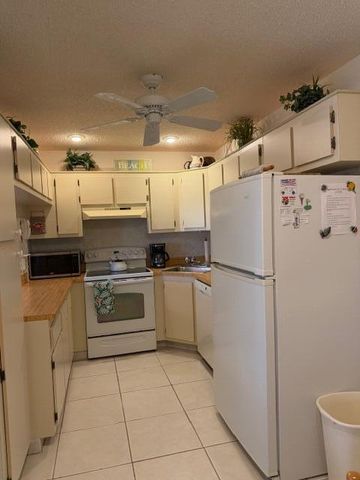 810 Sky Pine Way G2, Greenacres, FL 33415