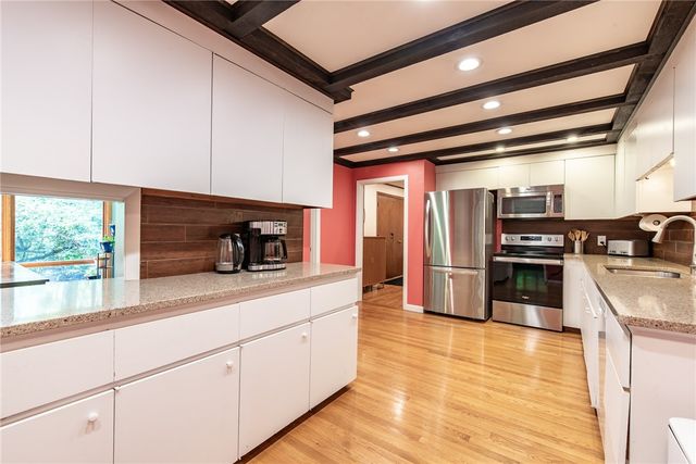 165 Kent Drive, East Greenwich, RI 02818