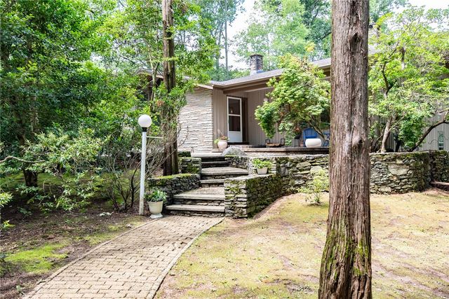 165 Kent Drive, East Greenwich, RI 02818