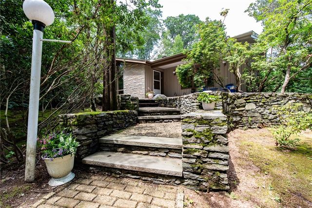 165 Kent Drive, East Greenwich, RI 02818