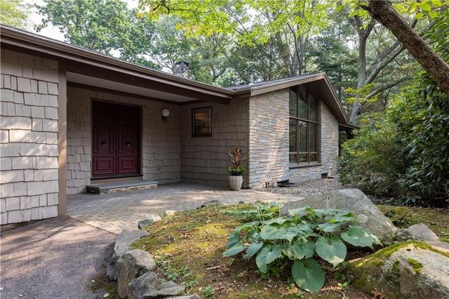 165 Kent Drive, East Greenwich, RI 02818