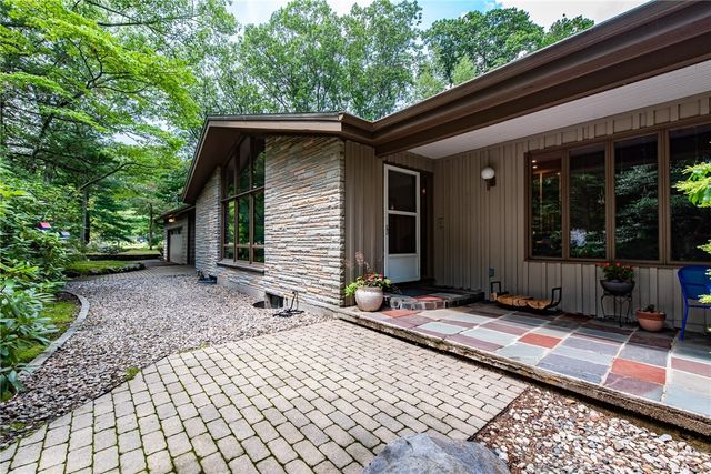 165 Kent Drive, East Greenwich, RI 02818