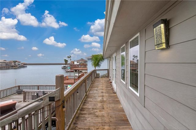 13737 Cayo Gorda Ct, Corpus Christi, TX 78418