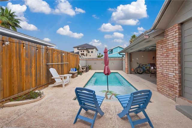 13737 Cayo Gorda Ct, Corpus Christi, TX 78418