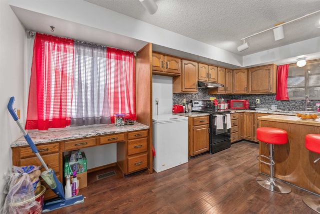 1835 S Cypress St, Wichita, KS 67207