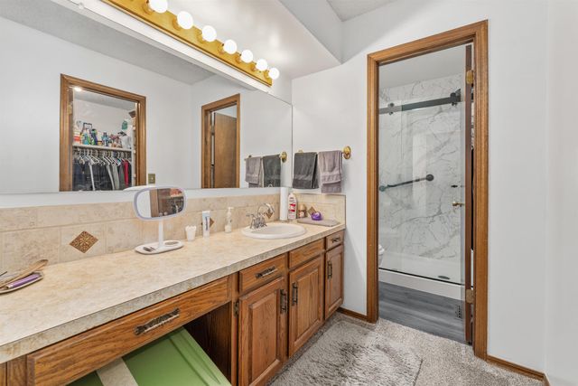 1835 S Cypress St, Wichita, KS 67207