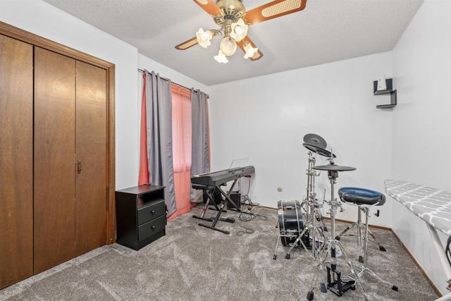 1835 S Cypress St, Wichita, KS 67207