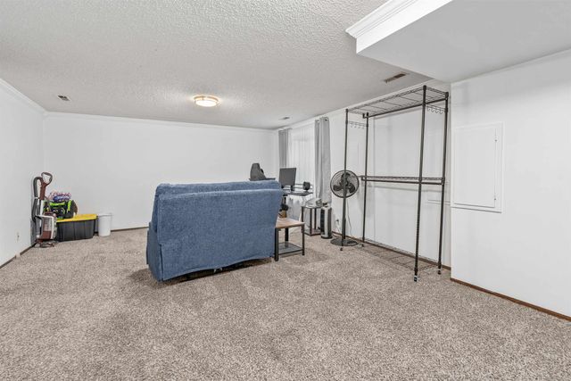 1835 S Cypress St, Wichita, KS 67207