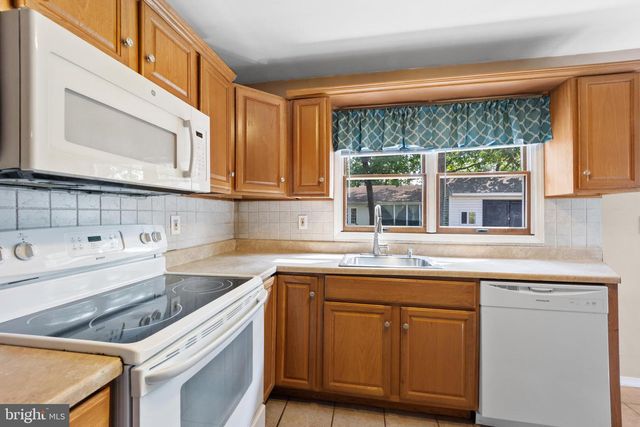 421 ARCH ST, Delran, NJ 08075