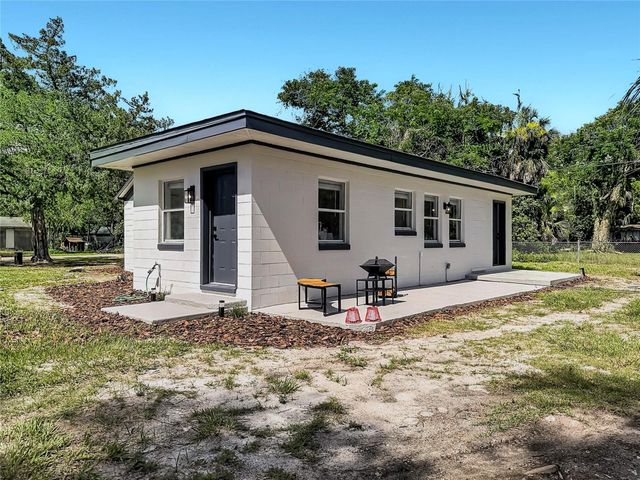 16116 WALLACE STREET, Umatilla, FL 32784