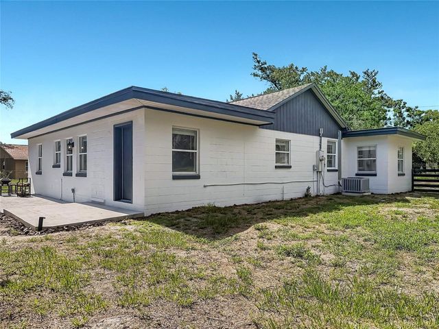 16116 WALLACE STREET, Umatilla, FL 32784