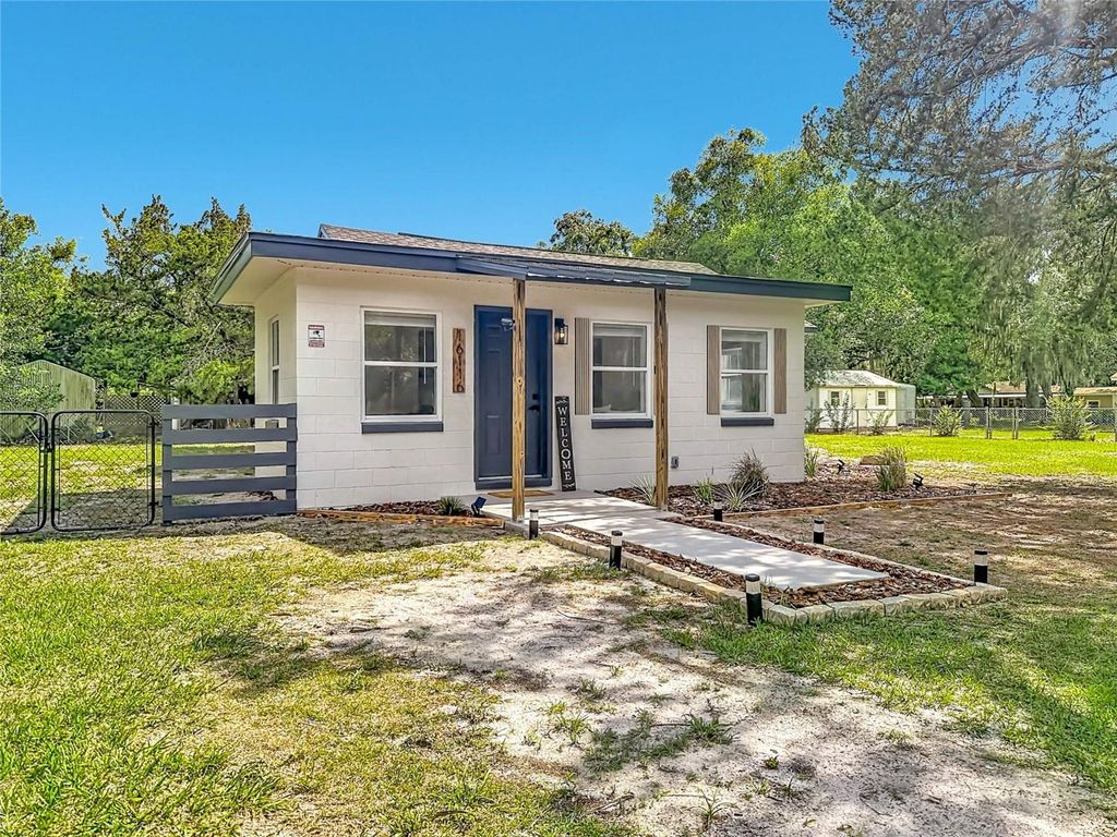 16116 WALLACE STREET, Umatilla, FL 32784