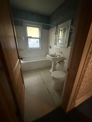 2915 44th Avenue S, Minneapolis, MN 55406