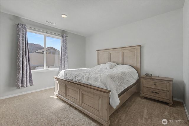 212 Royal Palm Drive, Moses Lake, WA 98837