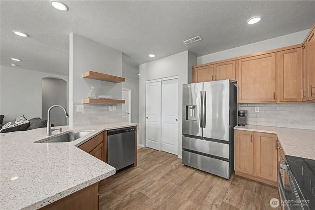 212 Royal Palm Drive, Moses Lake, WA 98837