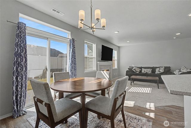 212 Royal Palm Drive, Moses Lake, WA 98837