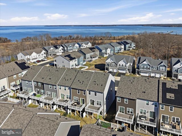 18351 MOSS GARDEN RD, Dumfries, VA 22026